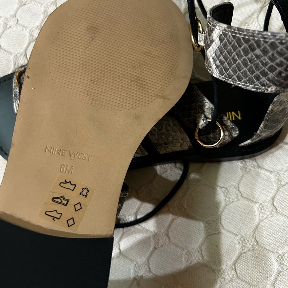 New Nine West snake print leather Gladiator sandals, Size 6, never worn - Picture 5 of 5